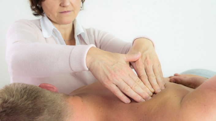 Elfriede Skopal Sensomotorische Körpertherapie nach Dr. Pohl Elfriede Skopal Sensomotorische Körpertherapie nach Dr. Pohl